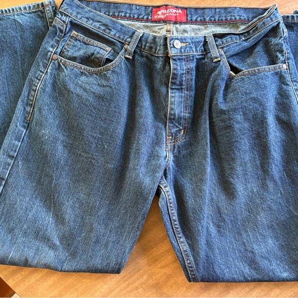 Arizona Jean Company Men's Classic Denim Jeans - Picture 1 of 3